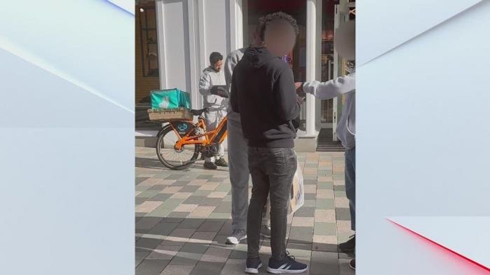 epping-hotel-migrant-hadush-kebatu-spotted-speaking-to-locals-after-accidental-prison-release